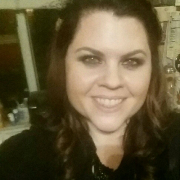 Meet your Posher, Melanie - Picture 1 of 1